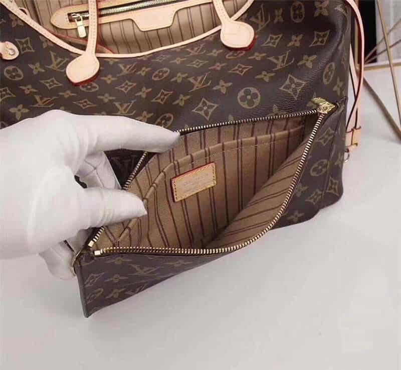 Best Louis Vuitton Neverfull on the gate