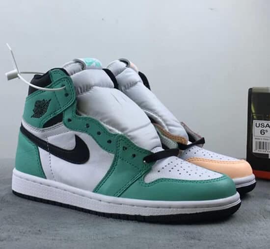 Get the Classic Look with the Best Jordan 1 Replica Sneakers on DHgate!