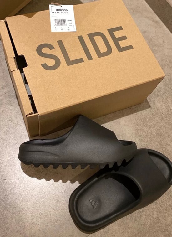 black yeezy slides