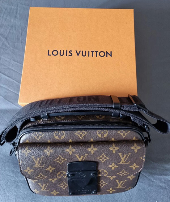 Replica Louis Vuitton Men's Messenger Bags for Sale