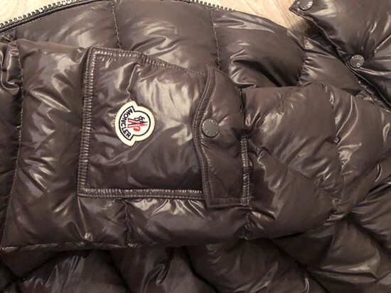 fake moncler logo