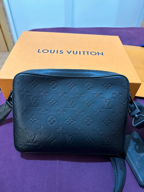 With its sleek design and high-end materials, the Louis Vuitton Duo Messenger is a standout accessory that combines form and function in a truly elegant way.