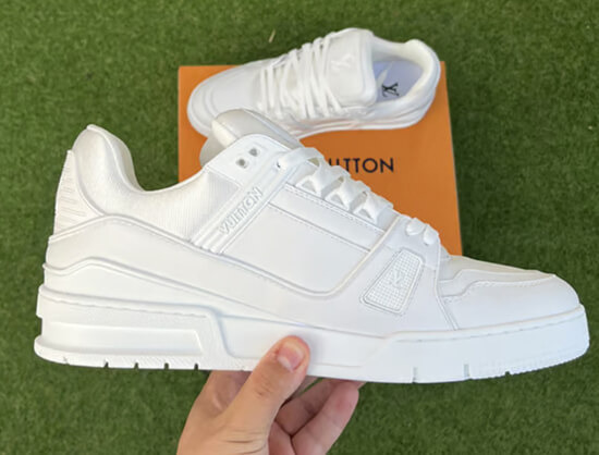 LV Trainer Sneakers Knockoff DHgate
